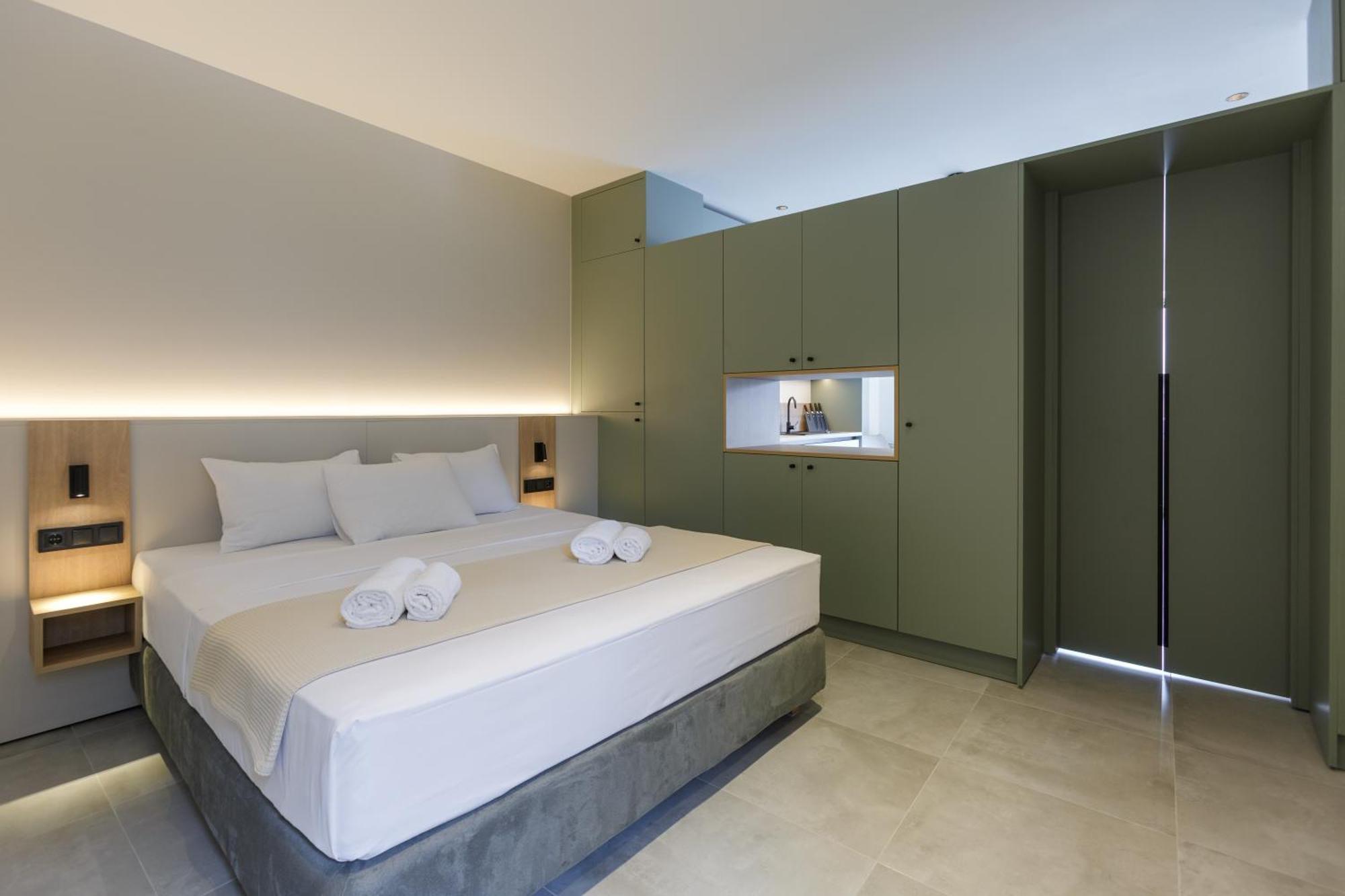 Studio W/King Size Bed Near The Heart Of Kalamáta Buitenkant foto